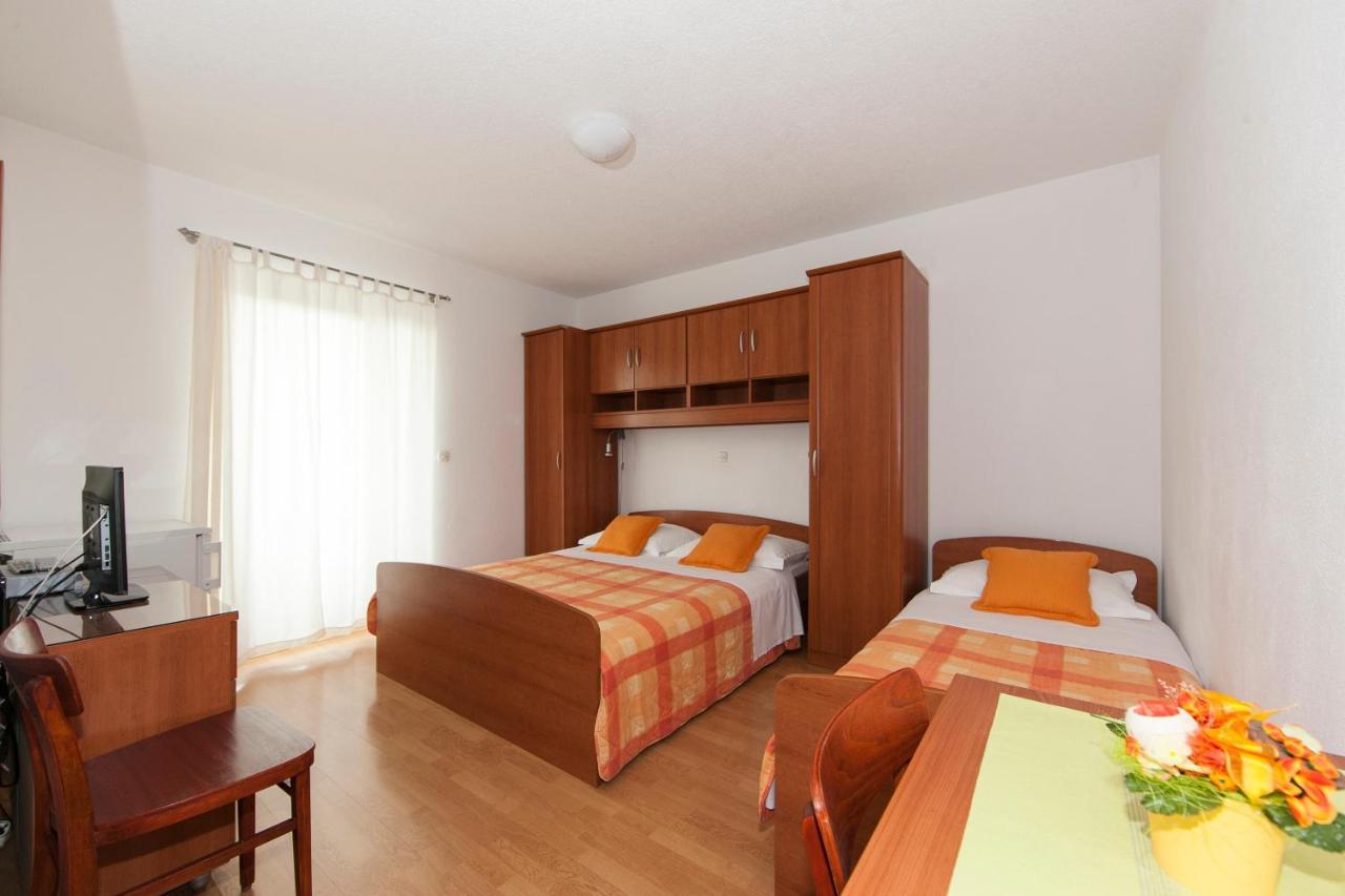 Apartments Milana 2 Tučepi Eksteriør bilde